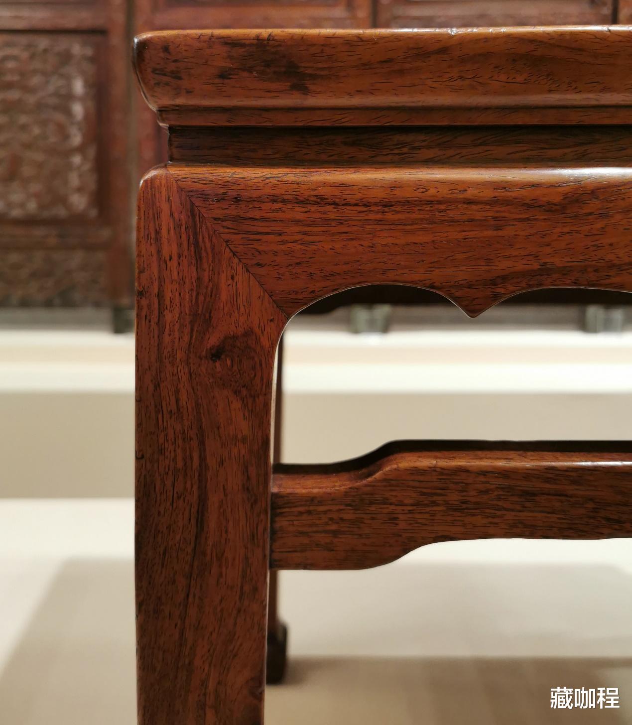 |壸门纹理行云流水,黄花梨方凳麦穗棕眼成群