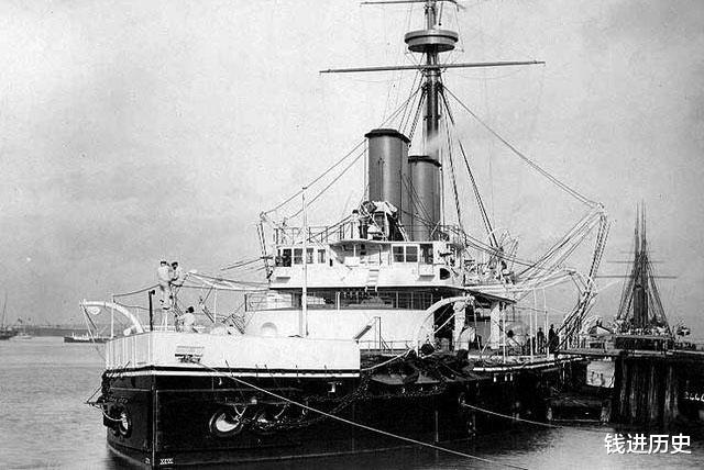 美军|美军舰载机冲向英法战斗机群，美英为何兵戎相见？