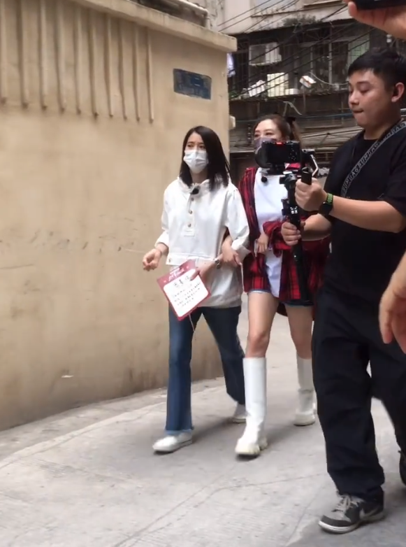 陈小纭|应采儿和袁咏仪录节目,被陈小春和张智霖的恶作剧吓得一激灵