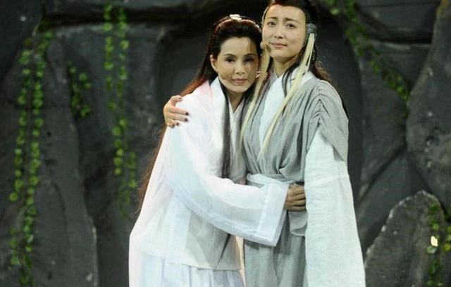 李若彤|李若彤以前也拍过“尺度戏”，剧照流出，网友：玉女形象不保！