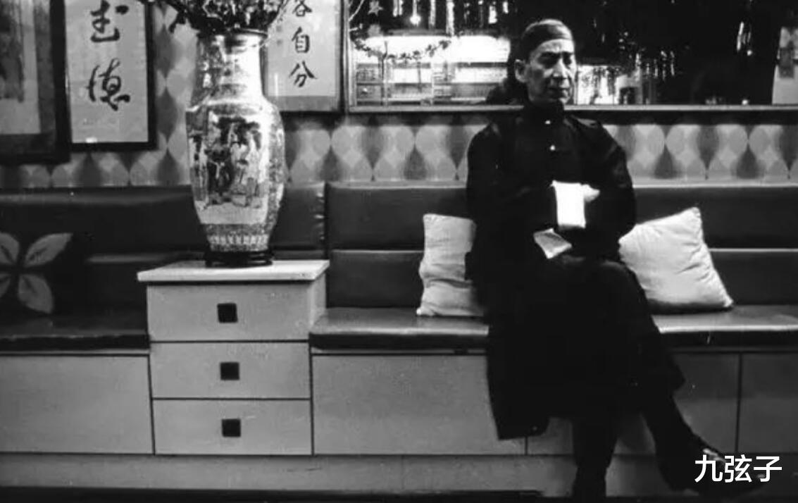 关德兴|“黄飞鸿专业户”关德兴，他的清醒扯下了多少明星的遮羞布