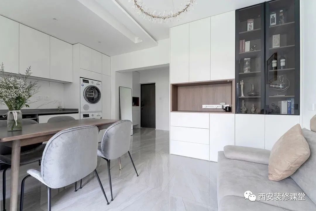 客厅不要传统，长条桌布局可好？