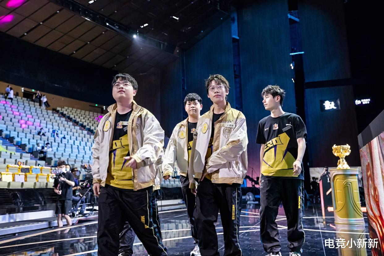 hero久竞|WE3-1淘汰Hero，无畏菜得被网友“劝退”，清融就该拿双FMVP！