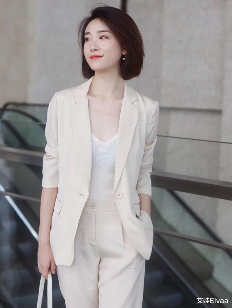 艾娃Elvaa|西服怎么搭配好看?这4个方面去入手,穿搭时髦有方向了