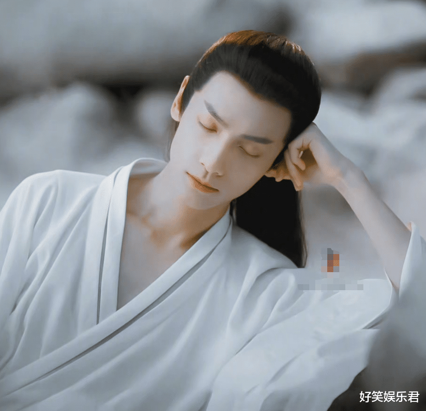 李易峰|古偶男演员颜值有救了！罗云熙《长月烬明》路透，古装扮相好仙