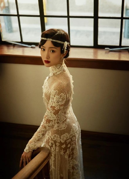 刘诗诗|ELLE风尚大典：刘诗诗粉裙温婉，唐嫣美腿吸睛，关晓彤再惊艳全场