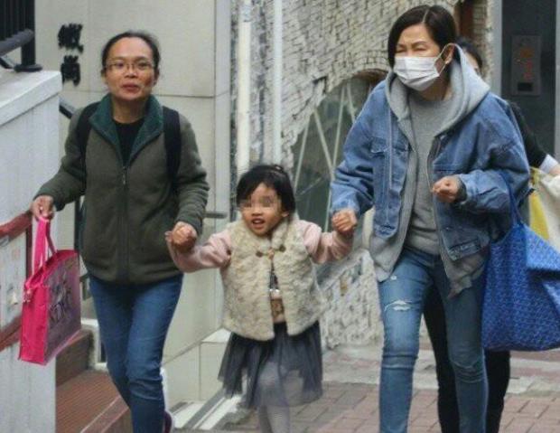 赵丽颖|赵丽颖离婚前搬家返京，放弃对方上亿豪宅，儿子疑归冯绍峰抚养