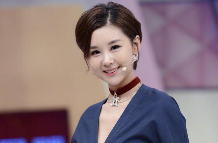 娱乐圈|她是娱乐圈最干净女演员，丈夫为她拒接吻戏，36岁依旧像18岁少女