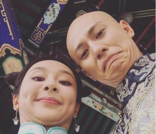 娱乐圈|她亲手把弟弟带进娱乐圈，今自己不温不火，弟弟却红到发紫