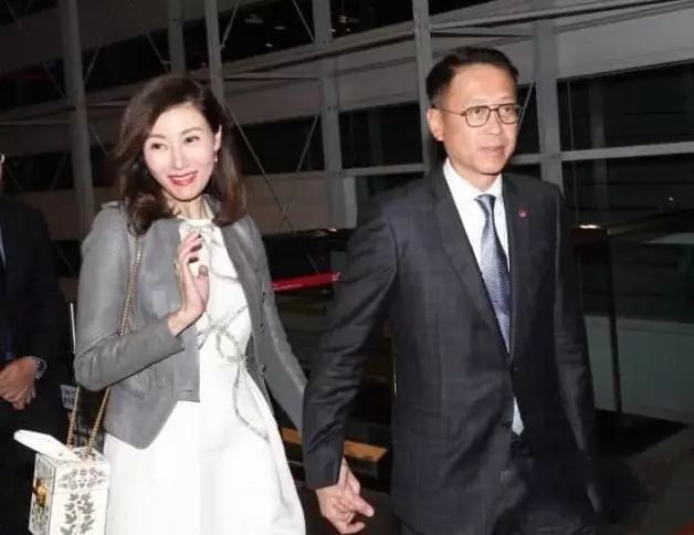 李嘉欣|李嘉欣婆婆去世，400亿遗产却一分不留儿媳？何超琼或成最大赢家