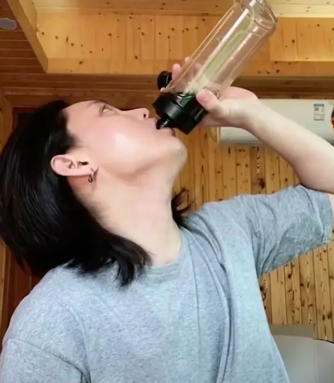 洗面奶|男明星终于也有身材焦虑了！不能瘦不能壮，王一博刘昊然都被吐槽