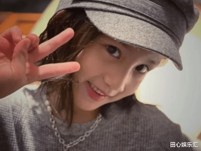 黄磊|黄磊小女儿黄少艾近照曝光，五官越来越标致，眼神全是精神范儿