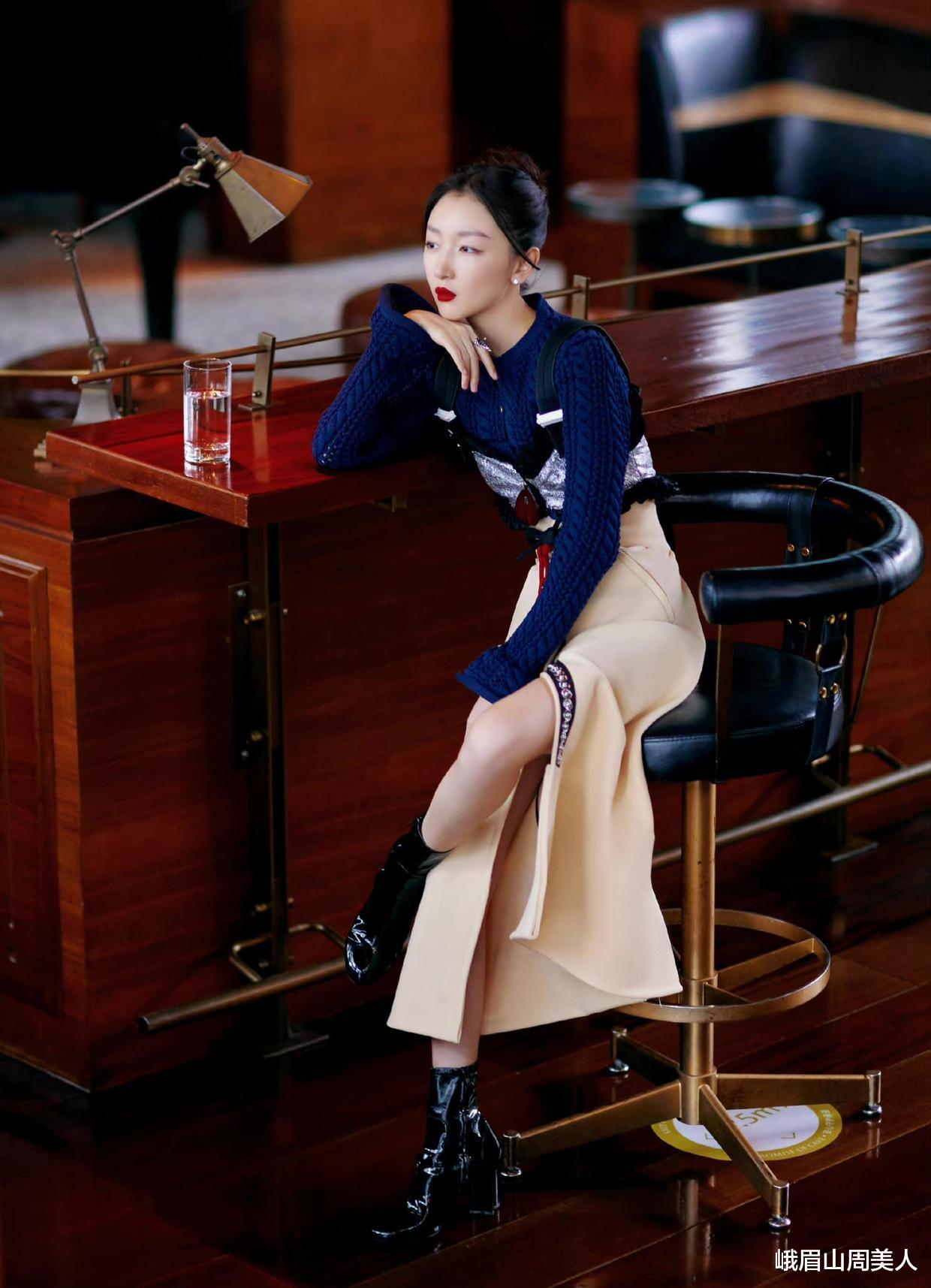 峨眉山周美人 收起你的卫衣吧！今秋这件“knitwear衫”火了，时髦优雅，还特百搭