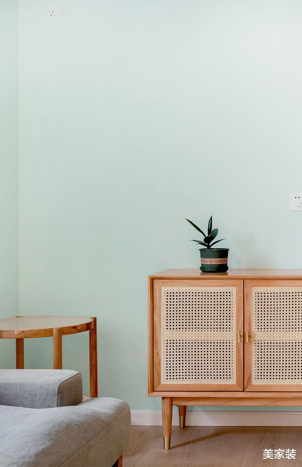 75平米的原木系家居,不仅有舒适的空间,更有超强的储物能力