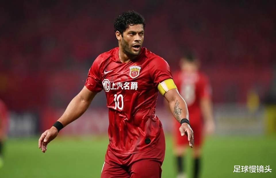 中超|2-1！胡尔克绝杀，12场10球踢疯了，疯狂庆祝如夺冠，打脸上港