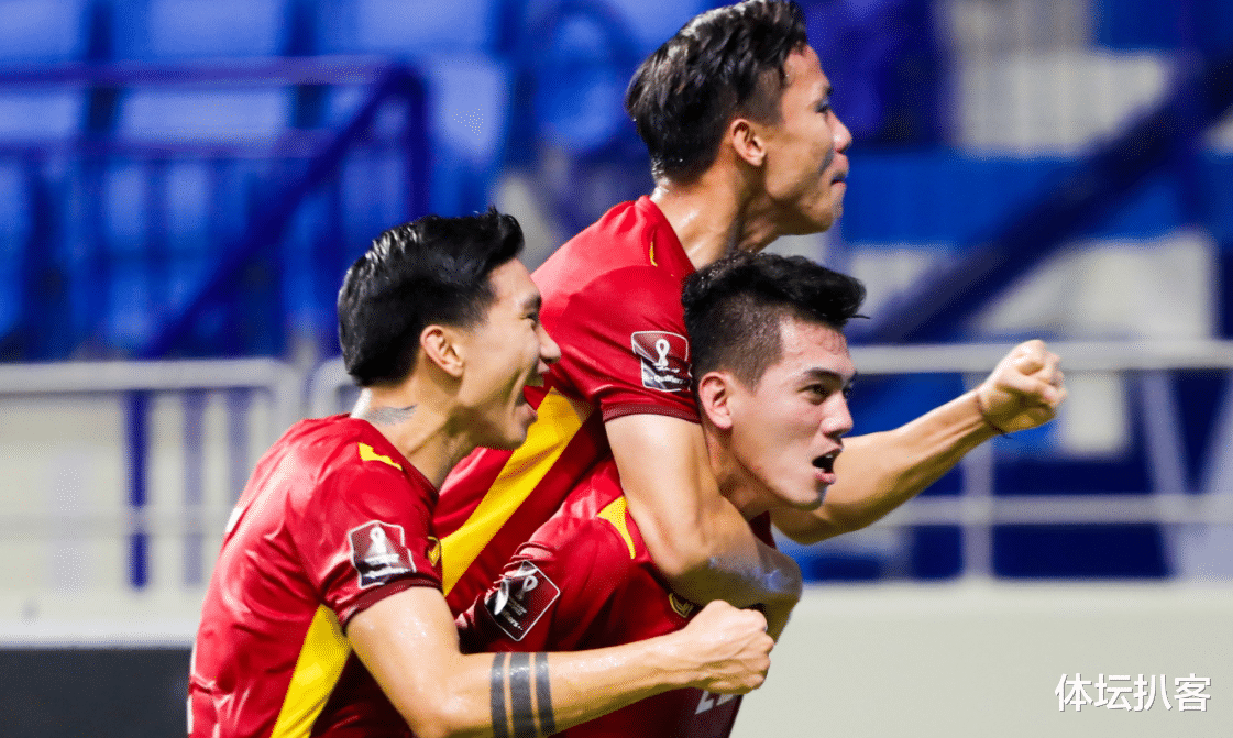 12强赛|1-0！3-2！40强赛4队携手出线，越南创造历史，首次打进12强赛