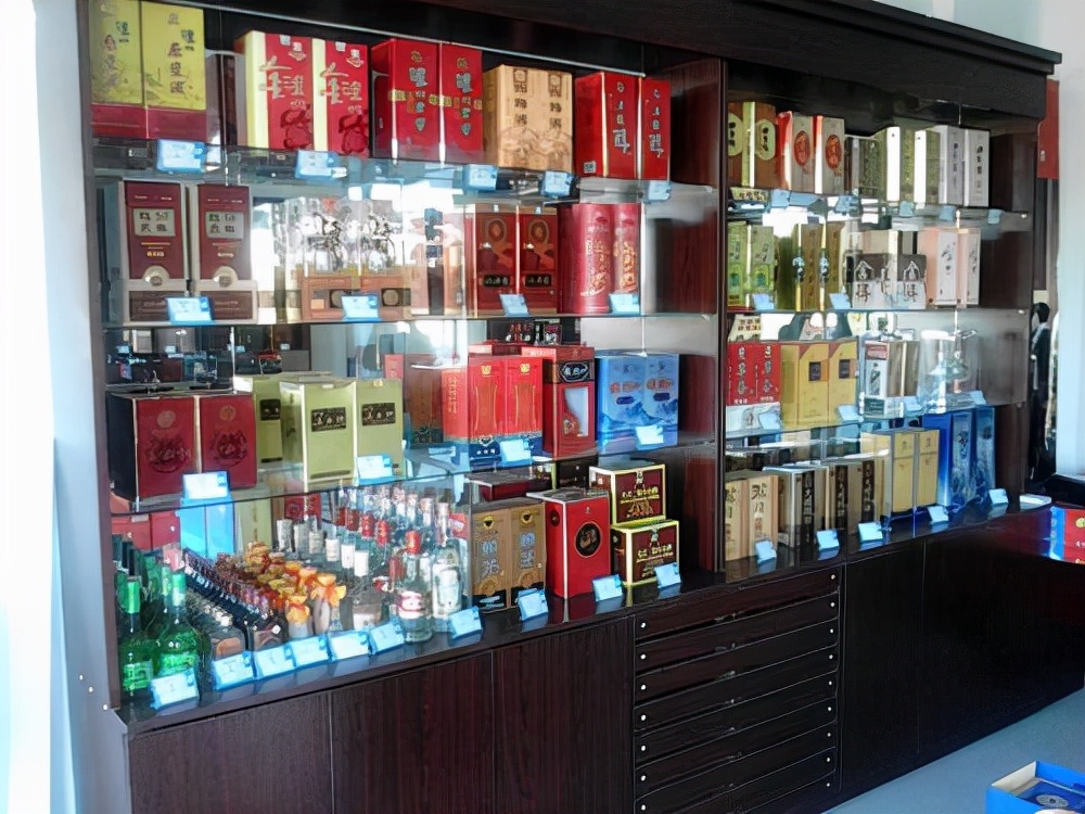 一项“新政策”发布,大批烟酒店迎“关门潮”,从业者或将退场?