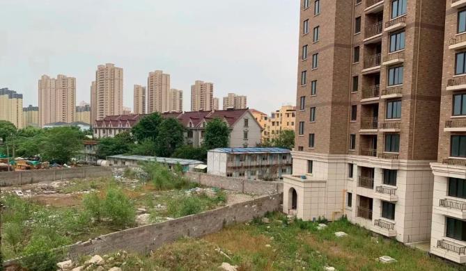 房姐地产观|法院1000万悬赏通缉三盛宏业董事长！上海3个烂尾项目至今维权不断