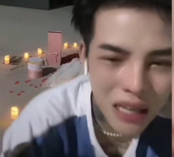 我们的歌|何婧婧和新腾恋爱却重提殷世航！分手原因曝光，当时殷世航痛哭