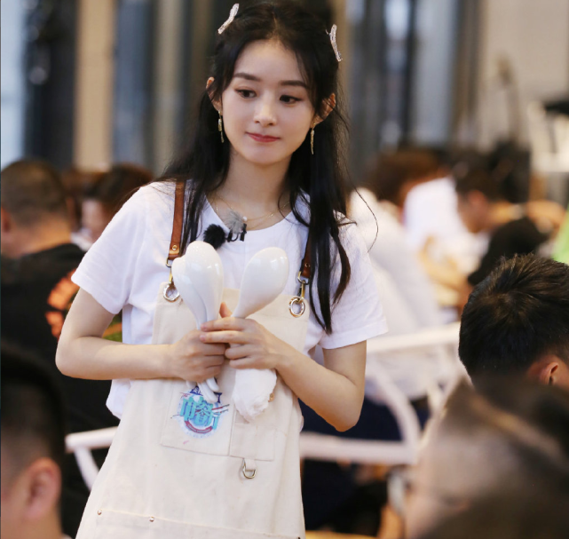 赵丽颖|赵丽颖回归？龚俊黄晓明曝确定加盟《中餐厅5》，一线女星邀请中