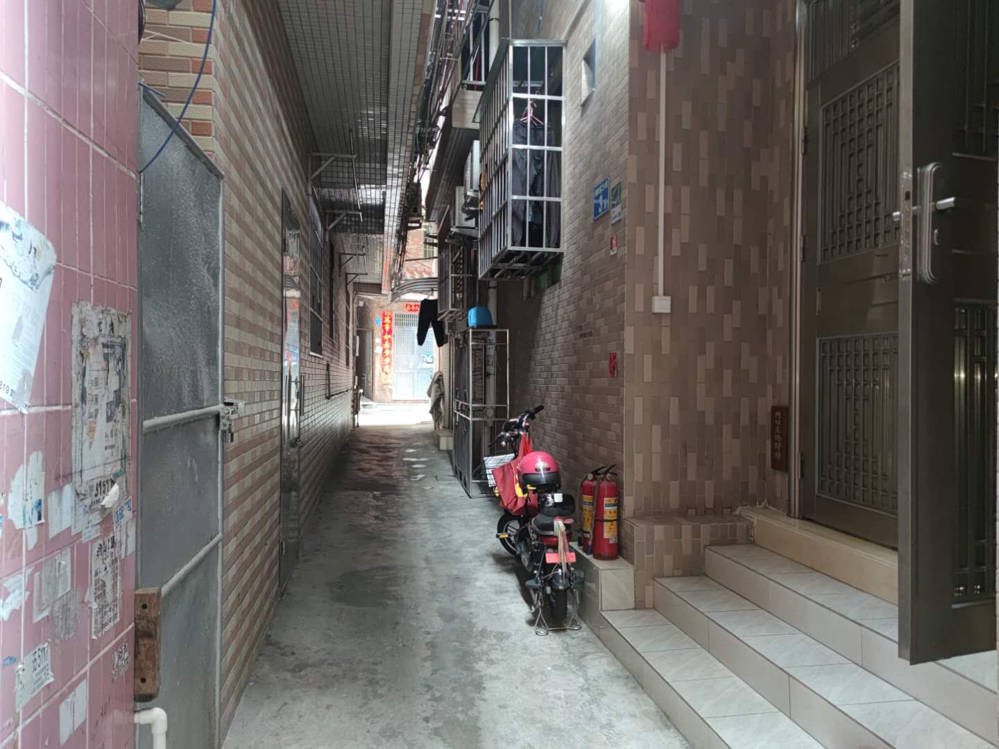 监控视频 事故频发却屡禁不止，今日起电动车严禁上楼！