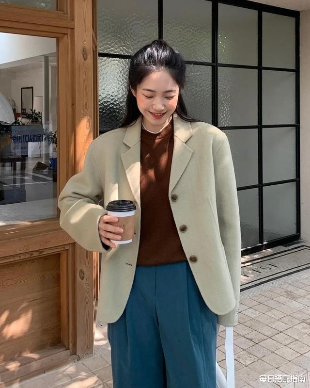 每日搭配指南 不管什么身材的女人，秋冬穿衣尽量避开这“3件”，太显廉价了！