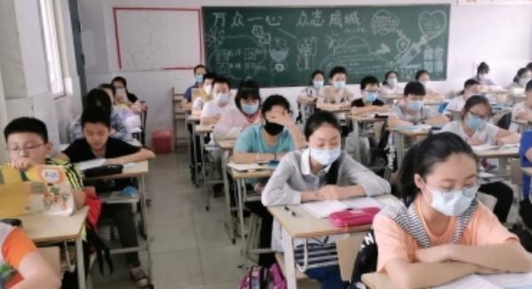 依科育儿吧|如果英语变成副科，历史物理变主科结局会怎样？老师：不太合理