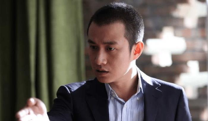 李连杰|同样扮演李连杰“儿子”，一个渐渐消失在娱乐圈，一个却得到力捧