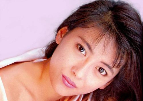 小泽真珠|日本昭和十大美人:小泽真珠、泽口靖子、中森明菜,个个不输港星
