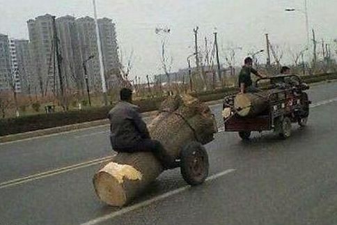 萌控孩|“哥们，你是不是忽略了车窗是透明的？别以为没人看得见！”哈哈