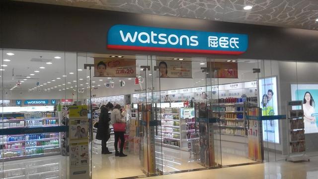 化妆品|被导购“埋没”的爽肤水，不少人因为价低而嫌弃，其实清洁又嫩肤