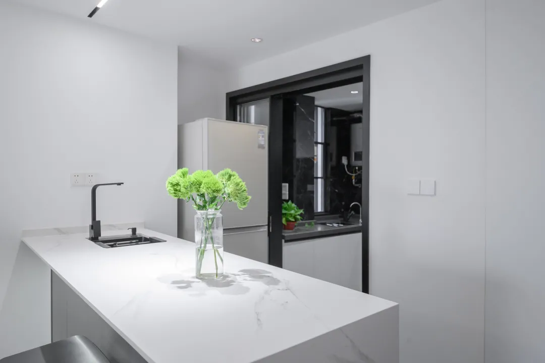 120㎡黑白灰三居，业主喜欢的高级范