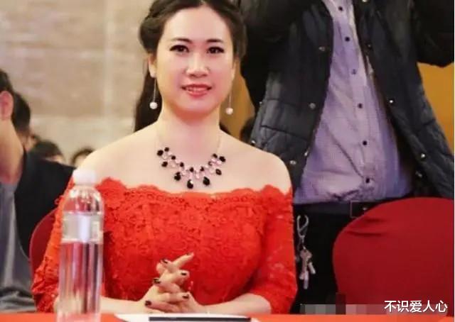 芙蓉姐姐|44岁芙蓉姐姐近况:从万民嘲笑到低调富婆,她才是最清醒的那一个