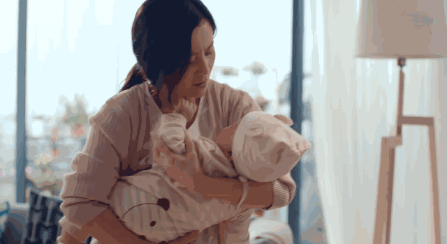 贝贝豆育儿课堂|横抱哭竖抱笑，不是孩子爱折腾人，家长要“读的懂”孩子的小心思