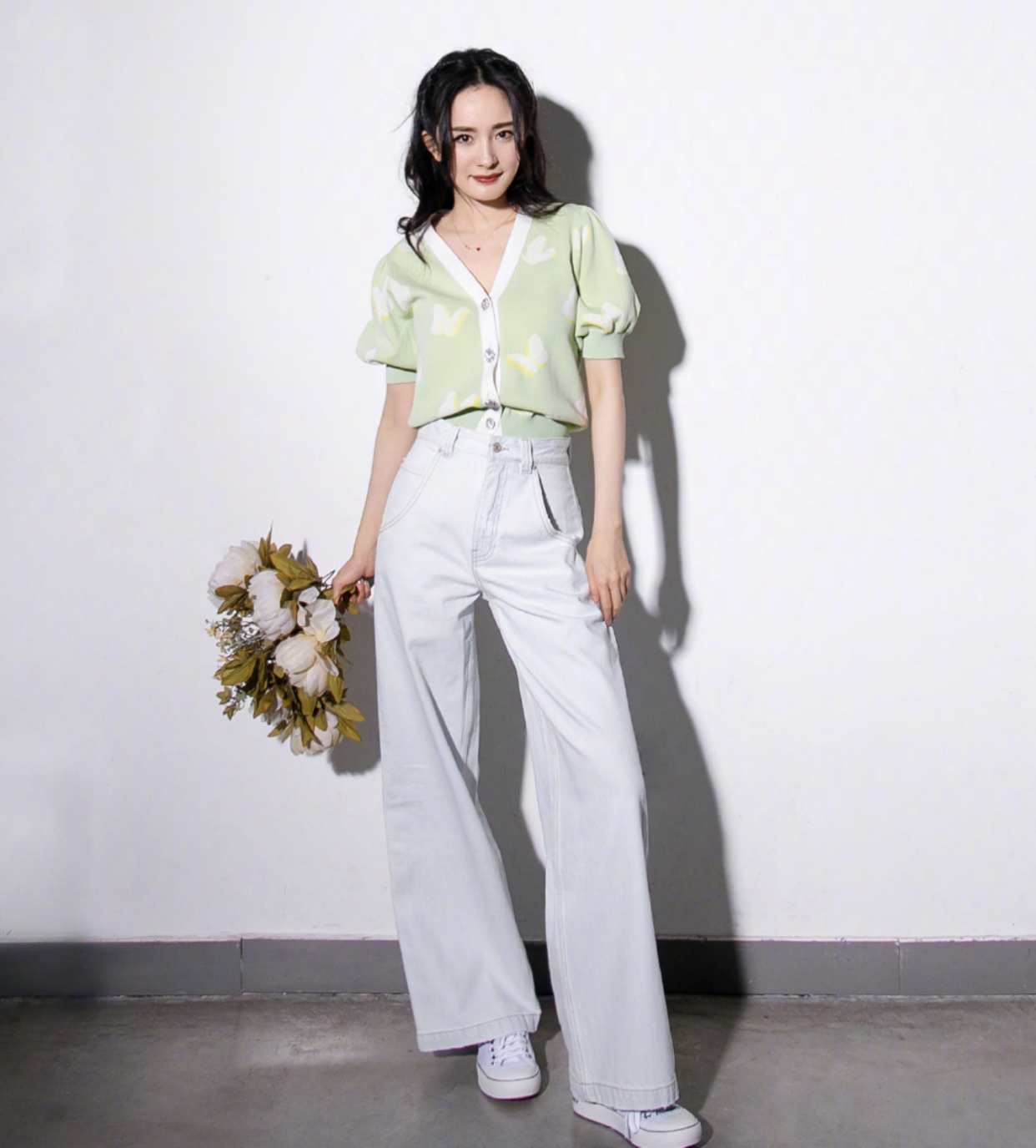 闲鱼有话说|今年夏天开始流行“泡泡袖”,减龄又有高级感,半个娱乐圈都在穿