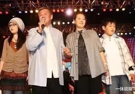 赵本山|赵本山儿子新公司开业，公司名成亮点，谢广坤王老七现身捧场