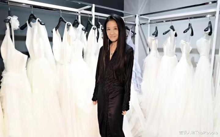 花滑|72岁奶奶发自拍像27岁，好友发合照让她“老态”毕露，尴不尴尬？