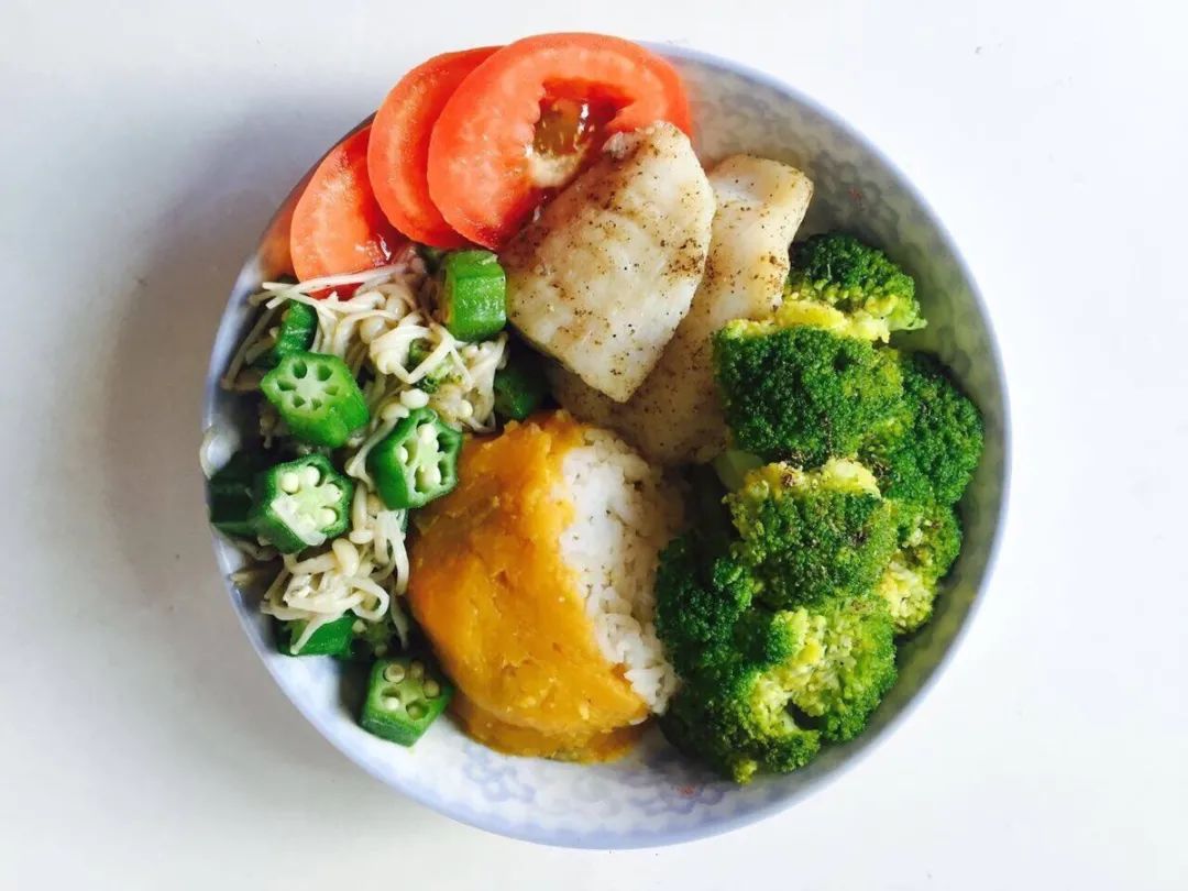 饮食|越累还越胖？年轻人一定要警惕“过劳肥”