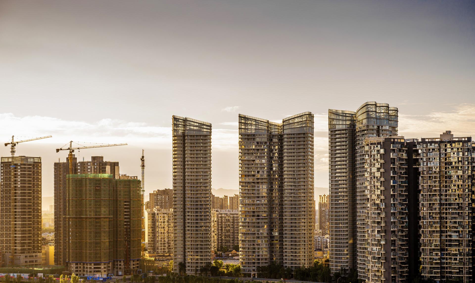 |楼市震荡不断，成都的房子怎么买？聪明人都在这样布局