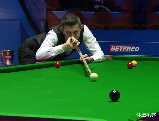 宾汉姆|11-13！世锦赛酝酿超级冷门：夺冠热门连输5局，朝黑马竖起大拇指