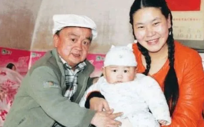 |“特型演员”张伸的毁灭史，他的故事好无奈