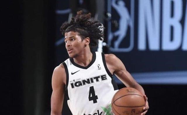 憨爸爸育儿|4个首轮还不满足？火箭胃口真大，前得分王空降休城！