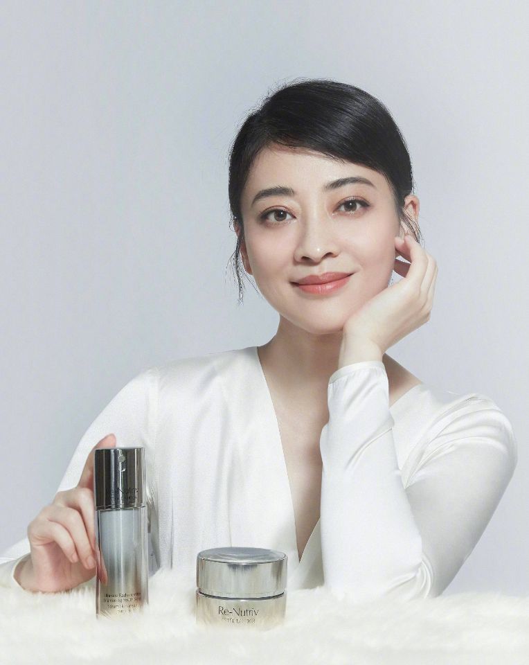 李连杰|梅婷养他6年，李小冉为他打了2次胎，他却娶了比自己小15岁的女人