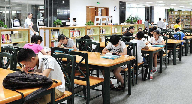 宏碁|大学里出现“怪象”，学生纷纷使用现金支付，手机支付不香了？