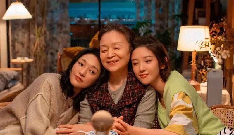 陈小春|5位娱乐圈的“穷明星”，陈小春蔡少芬在榜，蓝洁瑛靠捡垃圾度日