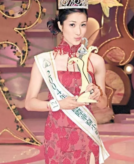 钟嘉欣|19岁出道，曾与林峰当街“激吻3小时”，却突然闪婚嫁大13岁圈外人