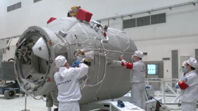 航天员 央视焦点访谈丨太空驻留180天，安全如何保障