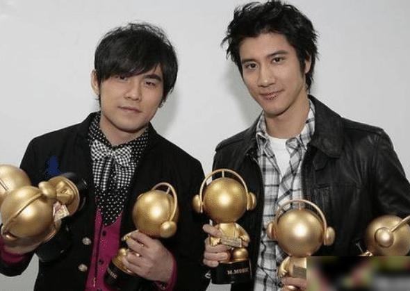 王力宏|正式决裂?周杰伦ins取关王力宏之后,王力宏微博拉黑周杰伦_bot