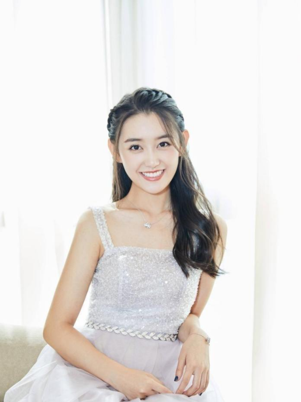 郭麒麟|“刘西瓜”恋情曝光，两个合体现身医院，少班主要谈恋爱了?