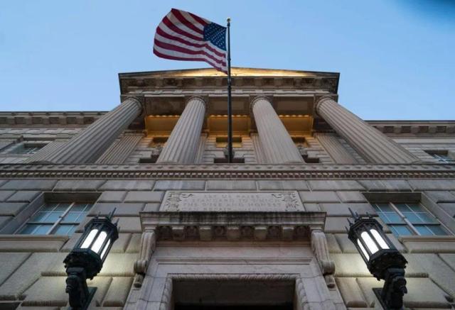 张平解读 究竟是谁想称霸世界？究竟是谁在“咄咄逼人”？美国心知肚明